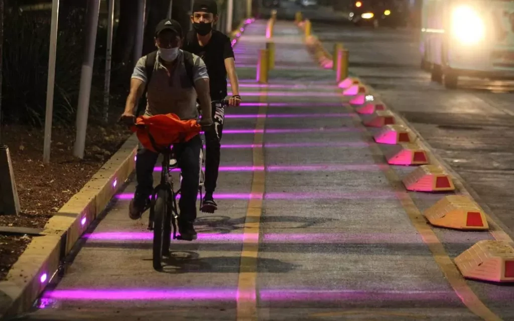 Respetando las reglas del SiTIS, las bicicletas eléctricas pueden circular en las ciclovías. Foto: La Prensa