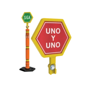 La señal de Zona escolar tiene la capacidad de portar múltiples mensajes en sus paletas. Util para indicar instrucciones y contener vehículos o multitudes.