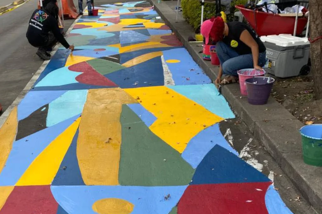 Proyecto Trazarte genera impacto social en Azcapotzalco al transformar calles con arte urbano y promover la seguridad vial mediante intervenciones coloridas