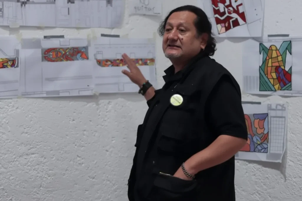 El muralista Gregorio Escobar lidera una transformación urbana que combina creatividad y educación vial dentro del proyecto Trazarte.
