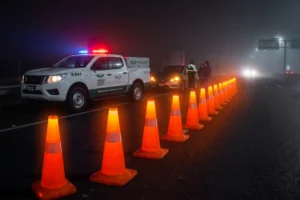 Conos de precaución precios Conos viales medidas SCT Conos de seguridad vial CDMX Conos con luz LED solar Cono naranja de 75 cm Venta de conos para tráfico Conos de precaución con reflejante Señalamientos viales preventivos Conos de seguridad industriales Conos viales pesados para viento